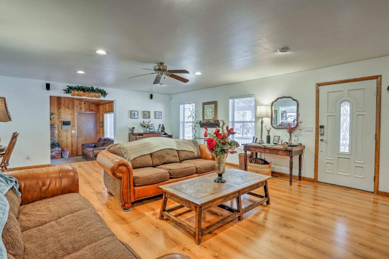 Lakeside Home With Game Room, Yard, Deck And Fireplace باينتوب ليكسايد المظهر الخارجي الصورة